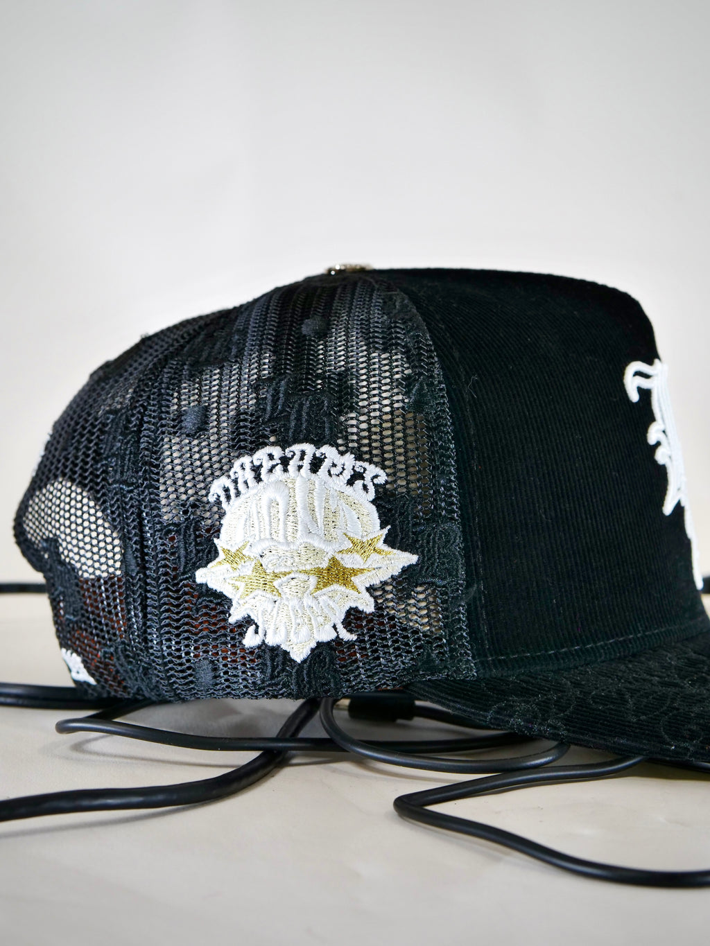 OG LB: Live Boundlessly Trucker (Black Corduroy/Mesh)